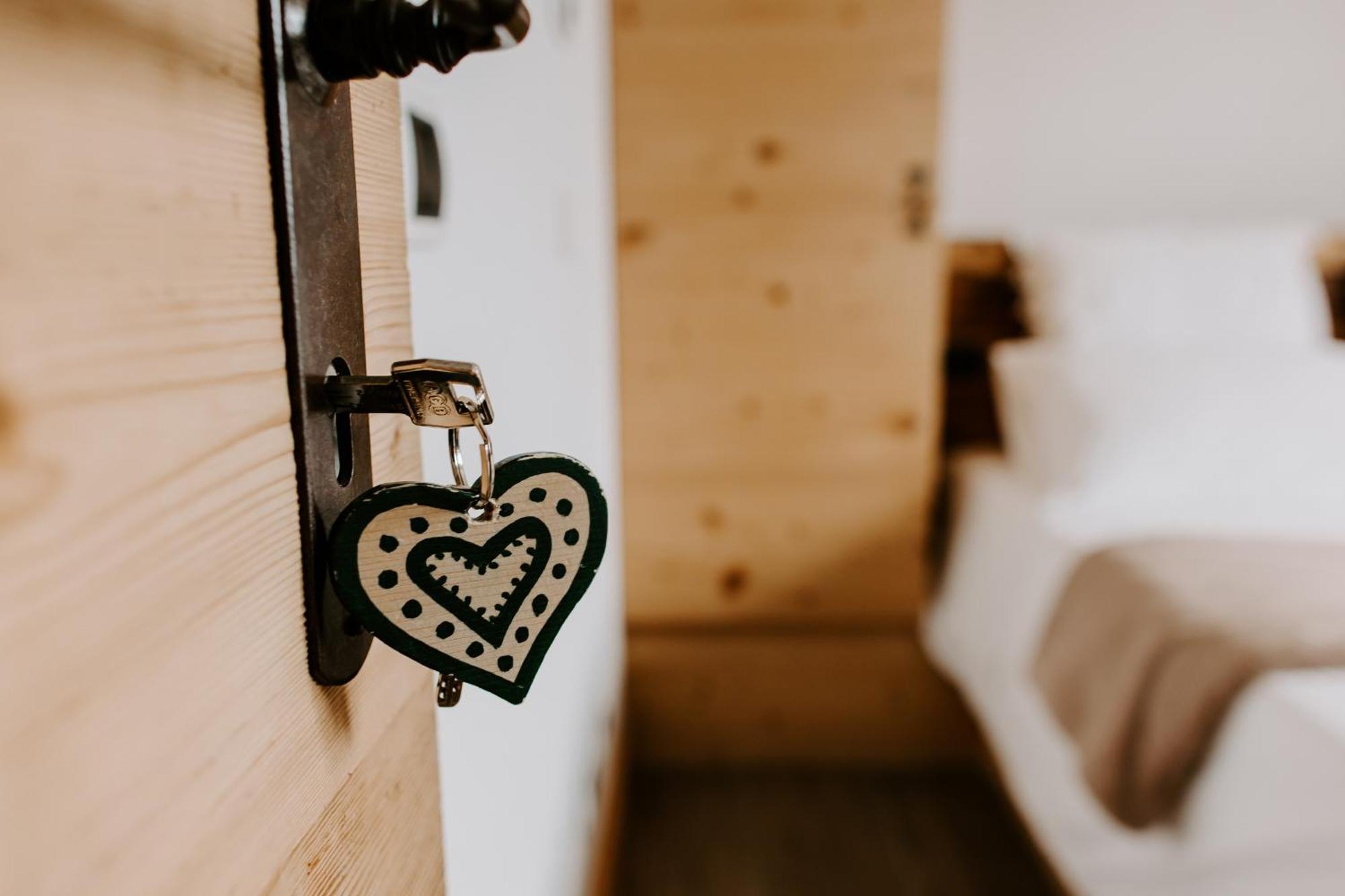 Fra Rose E Mughi Bed & Breakfast Domegge di Cadore Ngoại thất bức ảnh