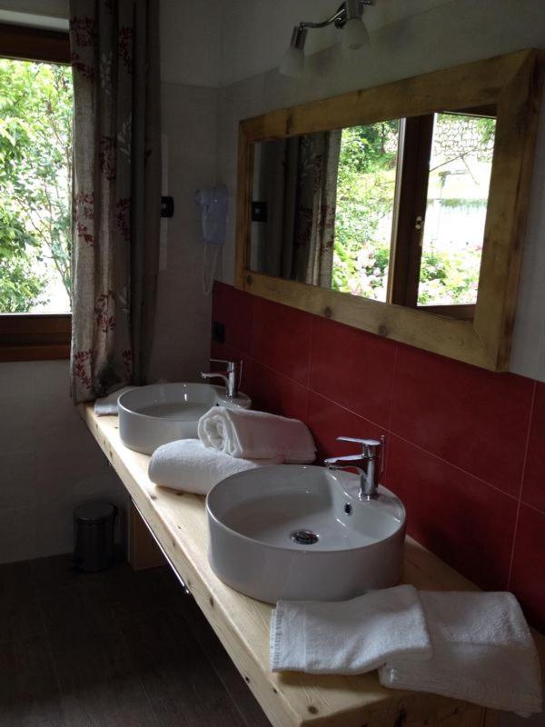 Fra Rose E Mughi Bed & Breakfast Domegge di Cadore Ngoại thất bức ảnh