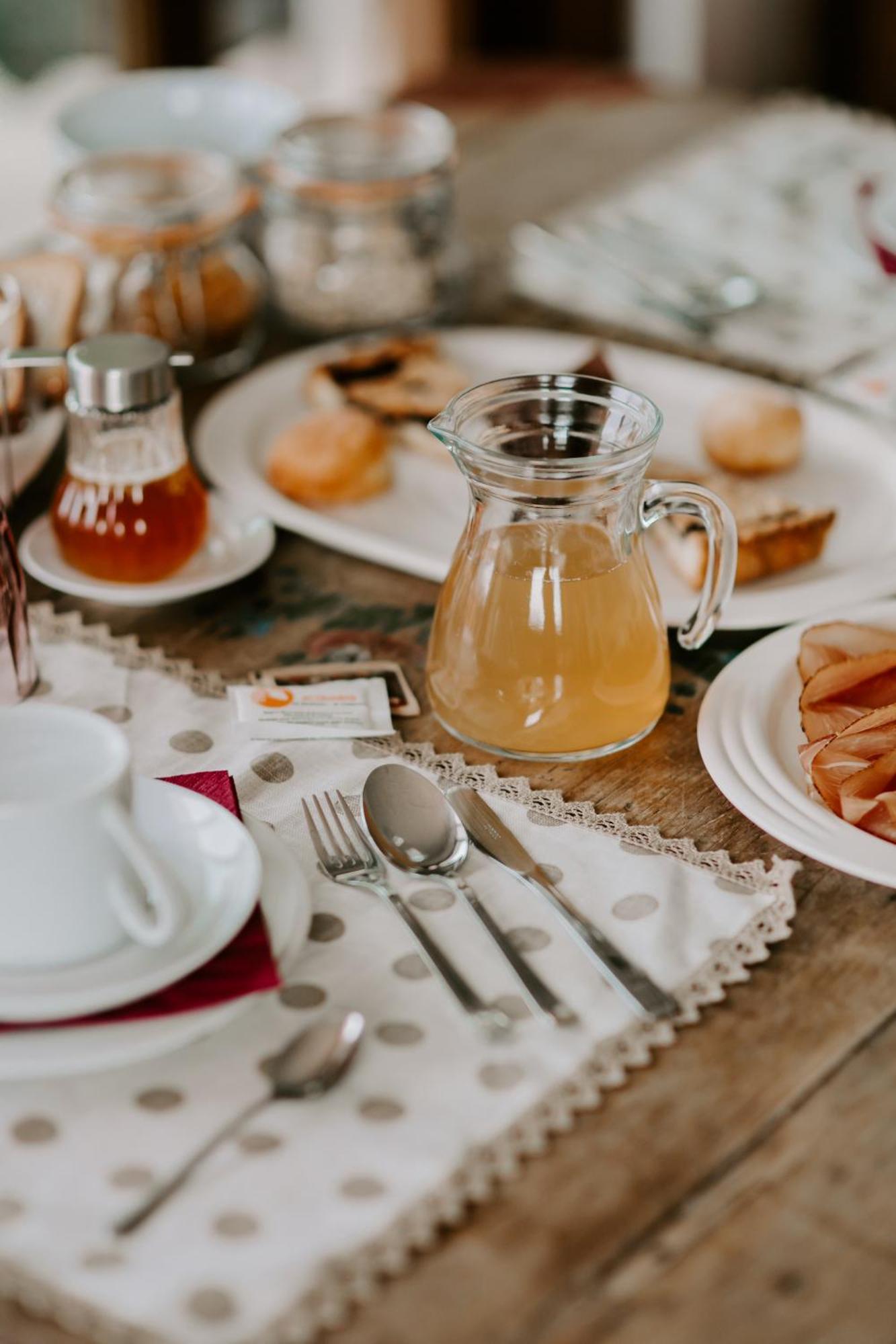 Fra Rose E Mughi Bed & Breakfast Domegge di Cadore Ngoại thất bức ảnh