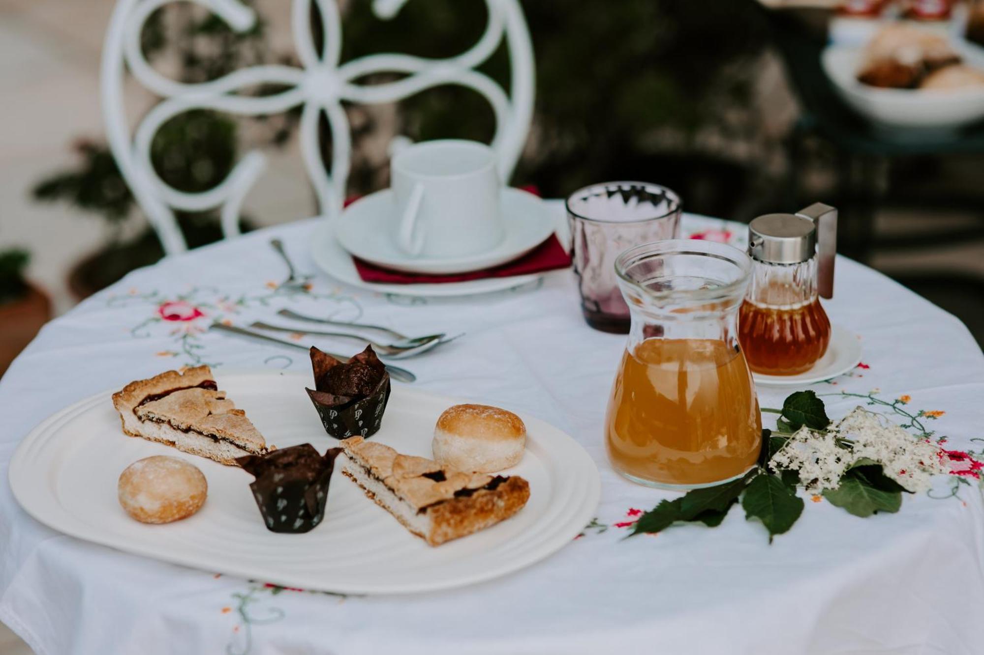 Fra Rose E Mughi Bed & Breakfast Domegge di Cadore Ngoại thất bức ảnh