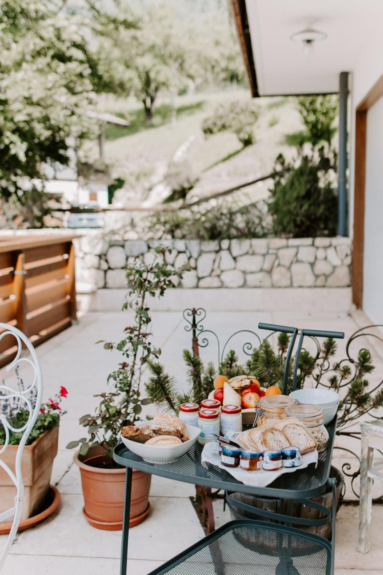Fra Rose E Mughi Bed & Breakfast Domegge di Cadore Ngoại thất bức ảnh