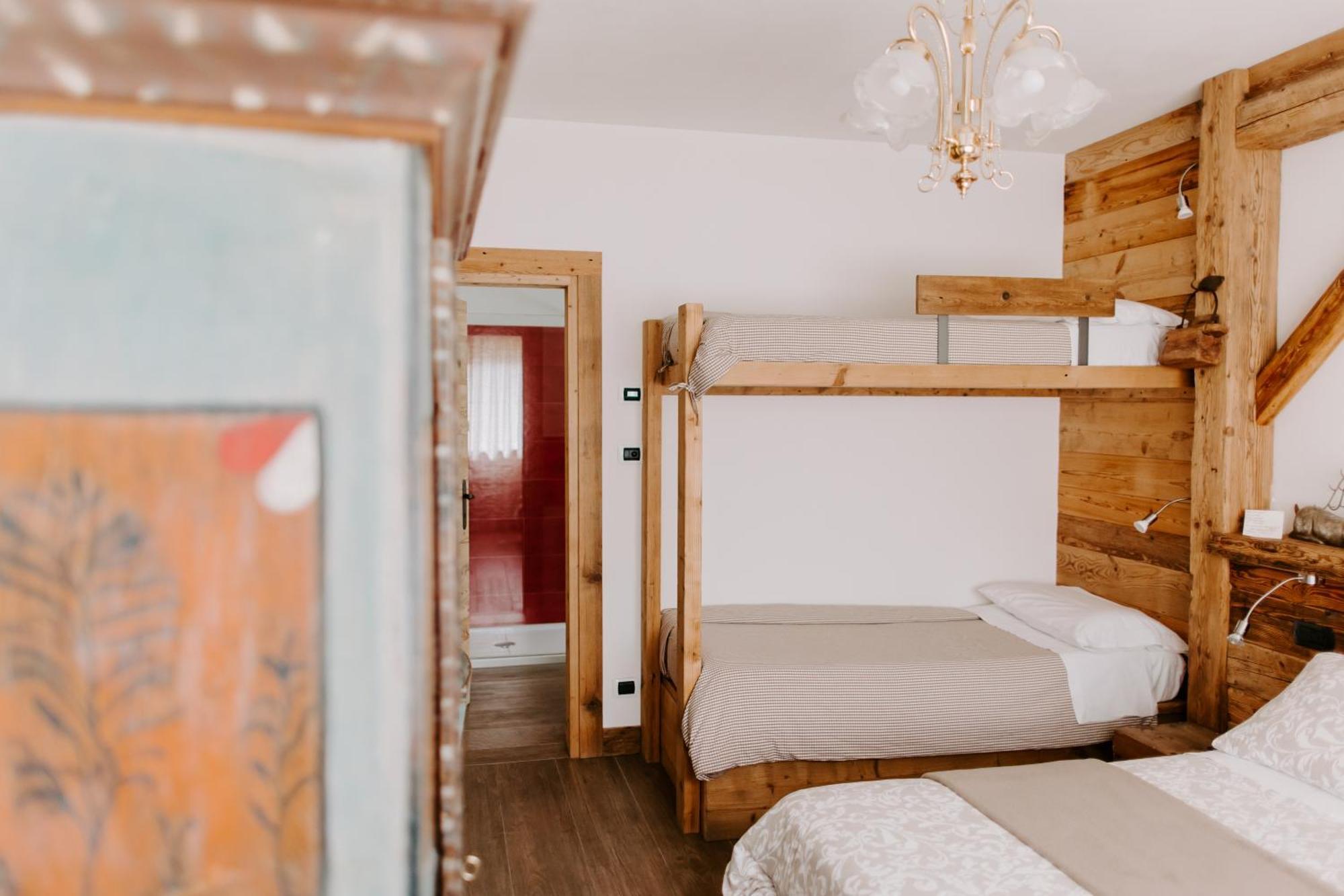 Fra Rose E Mughi Bed & Breakfast Domegge di Cadore Ngoại thất bức ảnh