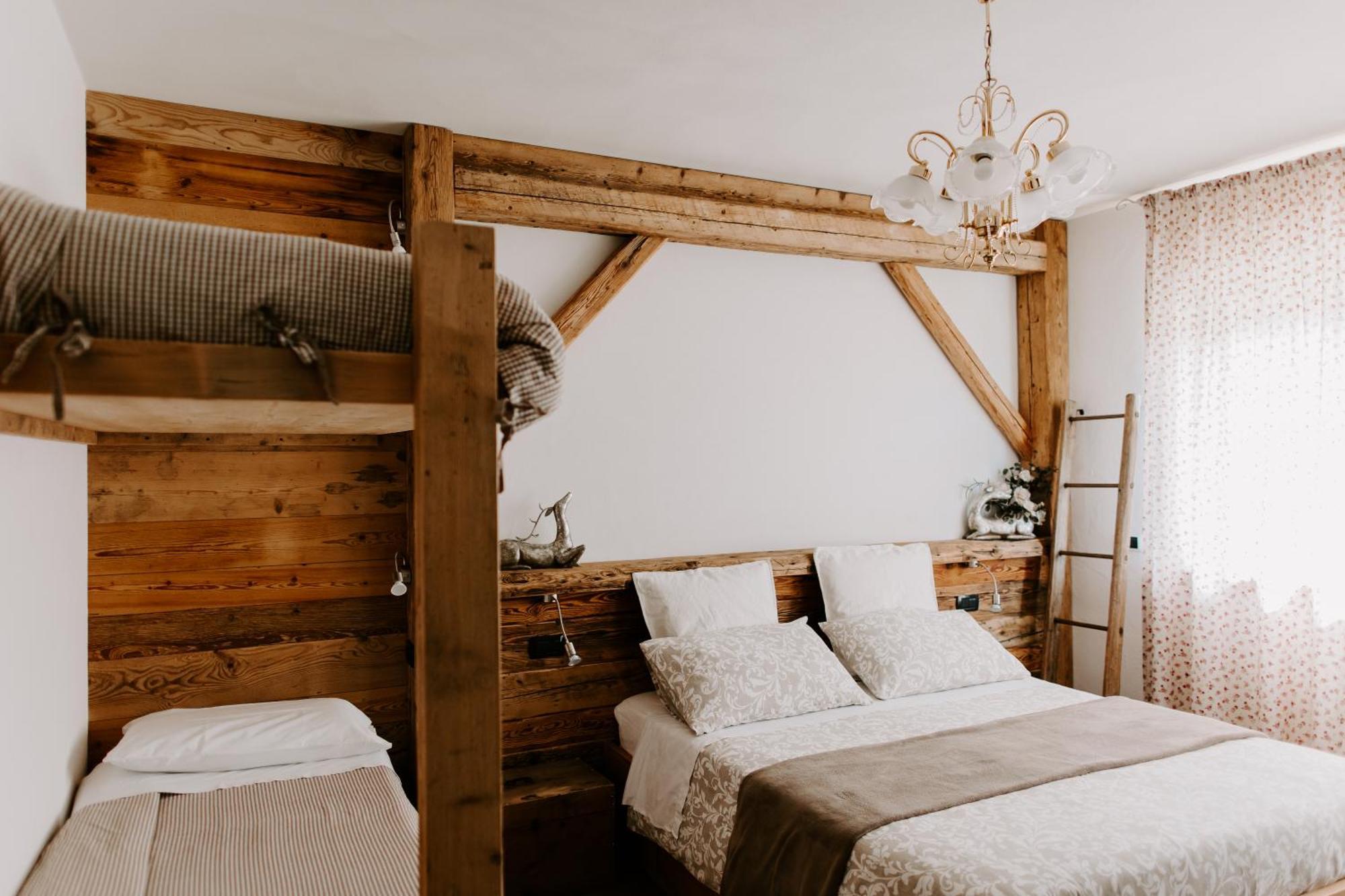 Fra Rose E Mughi Bed & Breakfast Domegge di Cadore Ngoại thất bức ảnh