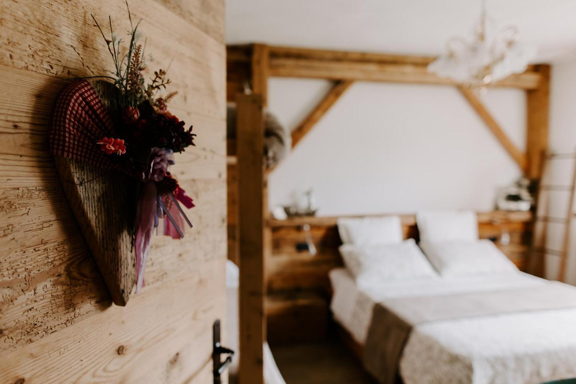 Fra Rose E Mughi Bed & Breakfast Domegge di Cadore Ngoại thất bức ảnh